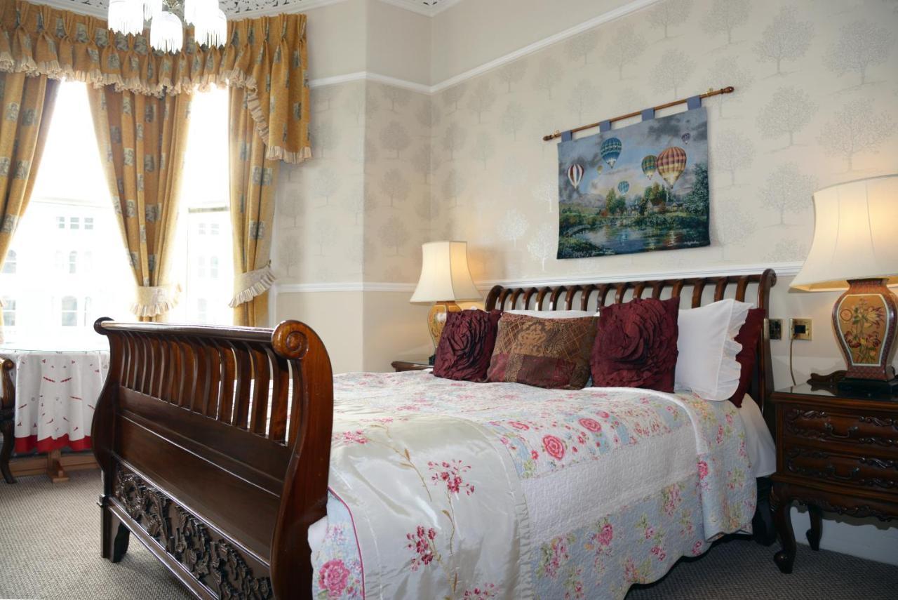 Bed and Breakfast The Cumberland Llandudno Esterno foto
