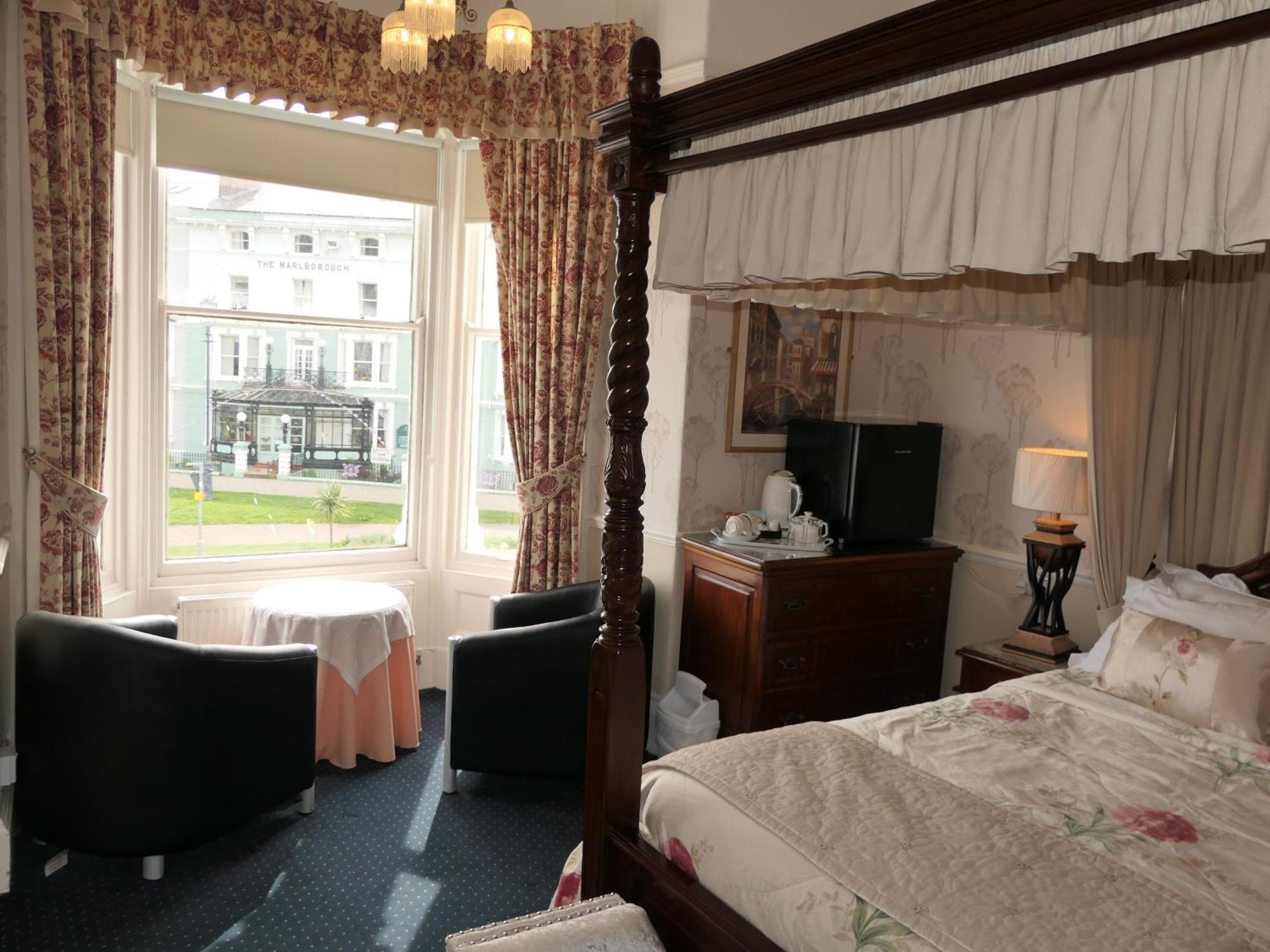 Bed and Breakfast The Cumberland Llandudno Esterno foto