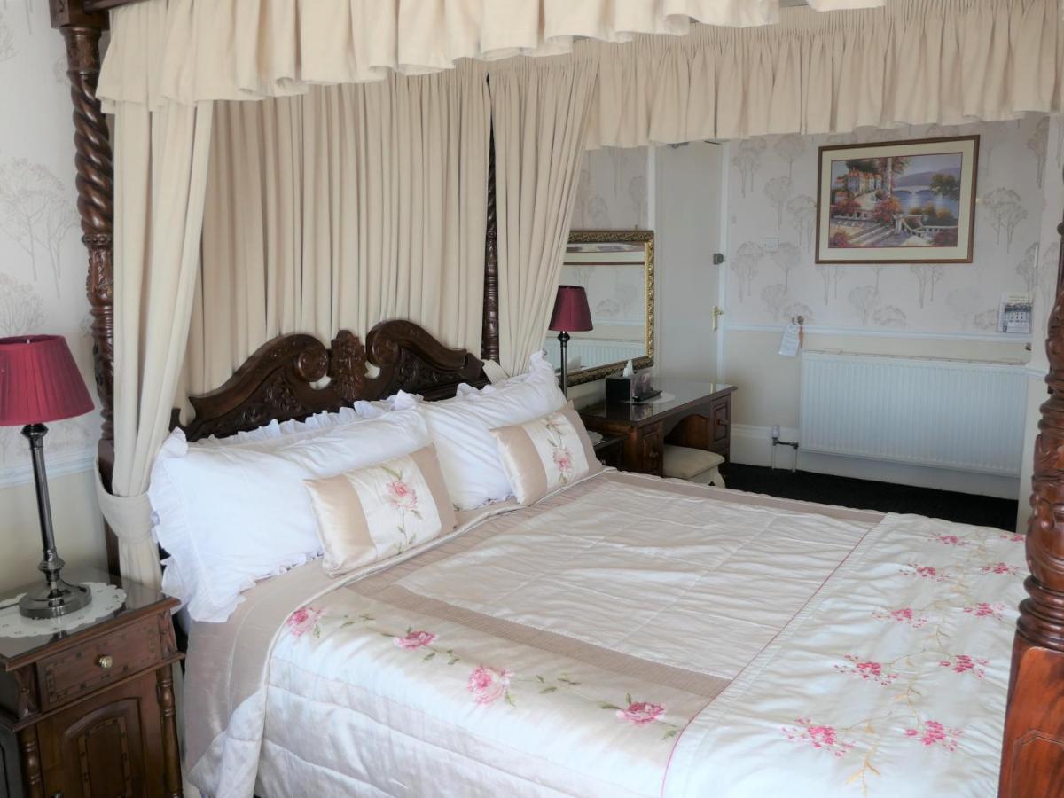 Bed and Breakfast The Cumberland Llandudno Esterno foto